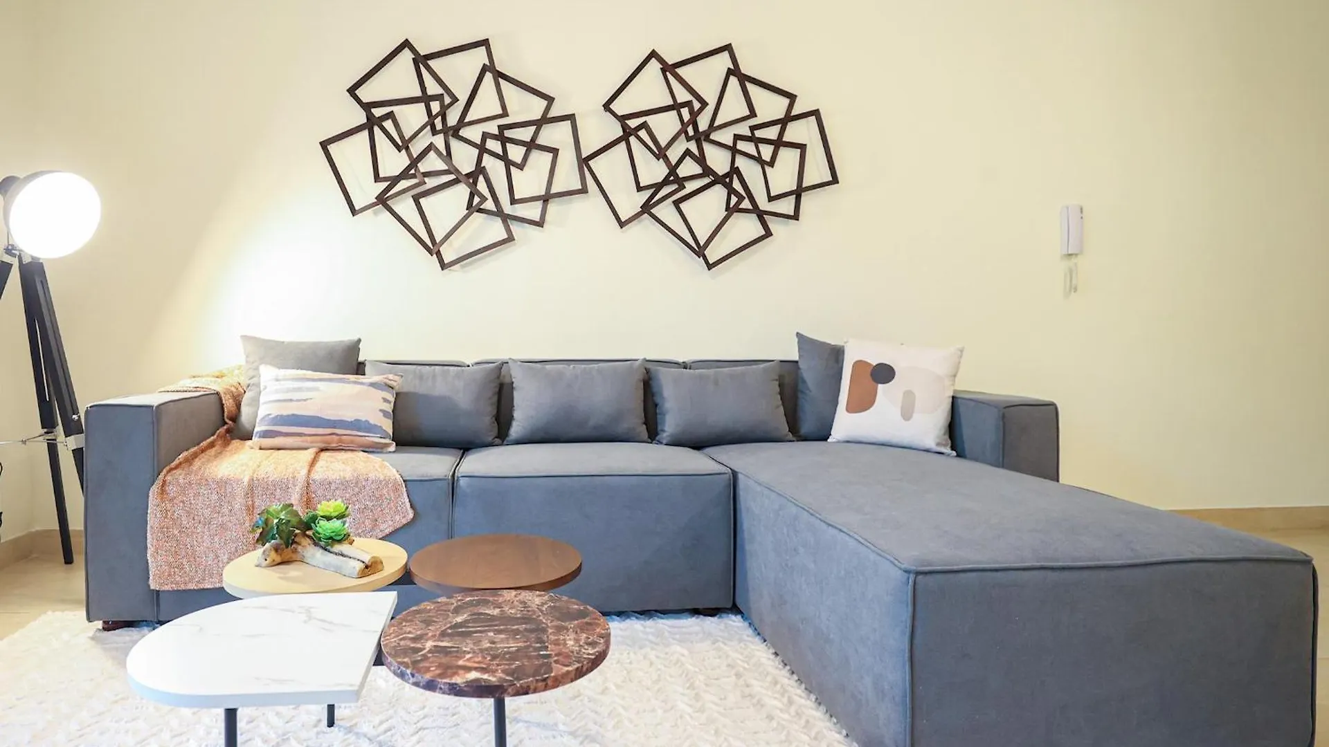 Elite Lux Holiday Homes - Spacious One Bedroom Apartment Direct Metro Access In Al Furjan Dubai